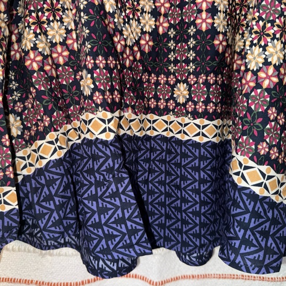 Anthropologie 11-1 Tyhlo Black and Red Geometric Floral Blouse - Picture 5 of 10